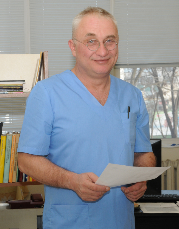 Д-р Антонио Душепеев